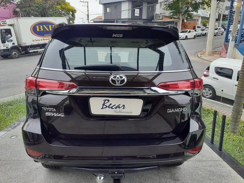 Toyota Hilux SW4 2.8 SRX DIAMOND 4X4 7 LUGARES 16V TURBO INTERCOOLER DIESEL 4P AUTOMÁTICO