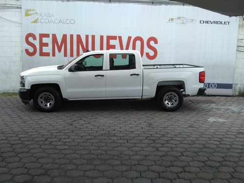 Imagen 3 de 8 de Chevrolet Silverado 2017 5.3 V8 2500 Ls Cabina Extendida 4x2
