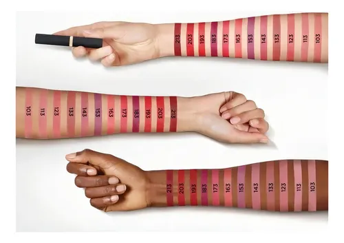 Lápiz labial cremoso L'Oréal Paris Colour Riche Intense Volume Matte Color 137 Le Nude