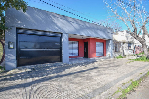 Casa En Venta  De 3 Dormitorios