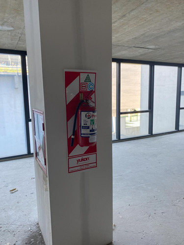 Edificio Comercial En Microcentro Venta Primer Piso