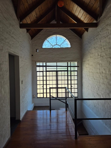 Venta Casa De 3 Dormitorios Con Patio, Barrio Jorge Cura Rosario