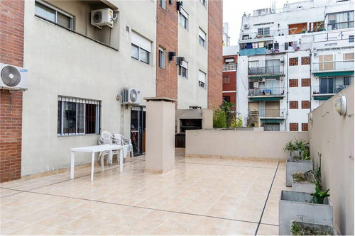 Venta Departamento 2 Ambientes Con Cochera Y Terraza. Monserrat Usd 155.000