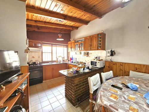 Venta Casa 2 Dormitorios Villa Floresta Con Cochera