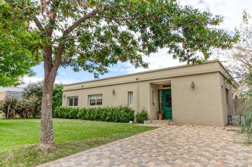 Casa En Venta, 5 Ambientes, En Haras Santa Maria, Loma Verde, Escobar