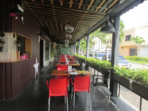 Local En Arriendo En Las Mercedes. Cod A11716