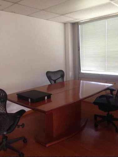 Oficina Centro Profesional Santa Paula, Frente A Clinica Santa Paula. 69m2 Excelente Ubicacion Y Vista, Restaurantes, Servicios Medicos Y De Delibery, Supermercado, Comercios, Todos A Pocos Pasos