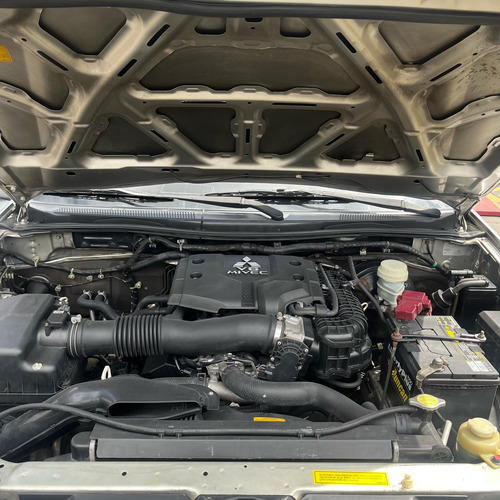 Mitsubishi Montero Glx 2015
