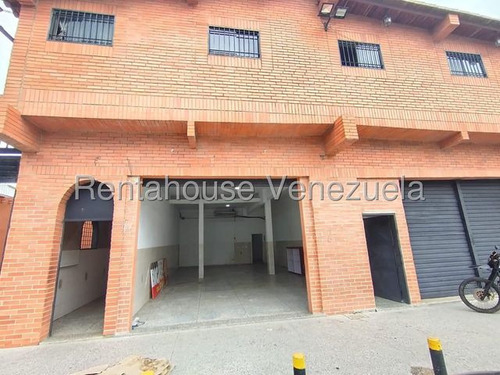 Daniela Linarez Alquila Locales Comerciales En Pleno Centro De Barquisimeto Dispone De 100m2 Zona De Alta Circulacion Y Actividad Comercial Con Todos Los Servicios Basicos
