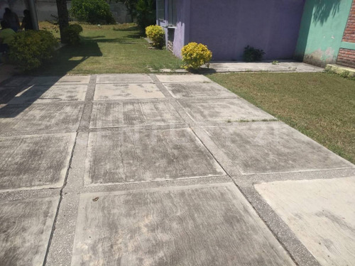 Terreno En Venta En Tequesquitengo, Morelos.