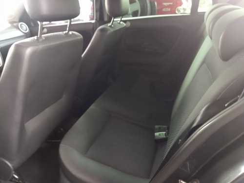 Imagem 10 de 14 de Volkswagen Voyage 1.6 2015