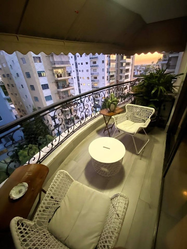 Apartamento Clásico Modernizado En Paraíso