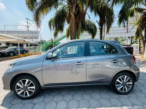 Nissan March 5p Exclusive L4/1.6 Aut