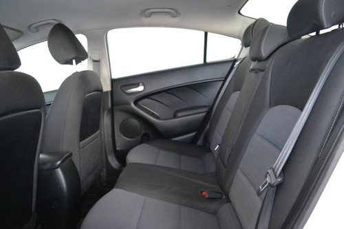 Imagen 9 de 10 de Kia Forte Lx 2018