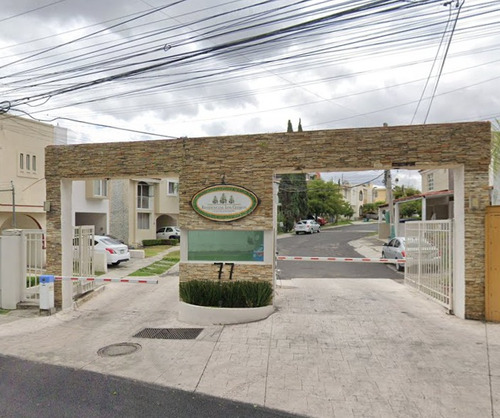 Sk01- Casa En Remate Bancario En C. Industria De La Construcción, Villas De Zapopan, Zap, Jal. (65% Debajo De Su Valor Comercial, Solo Recursos Propios)