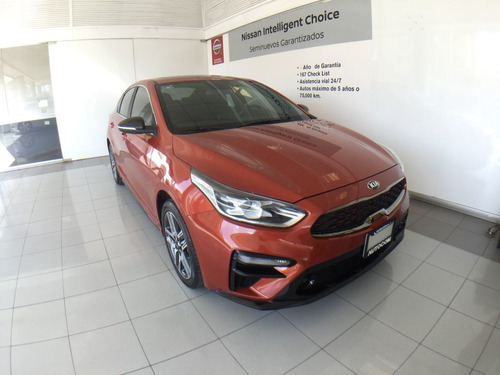 Imagen 11 de 15 de Kia Forte 4 Puertas