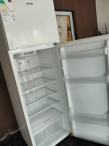 Heladera Con Freezer Atma Blanco (Usado)