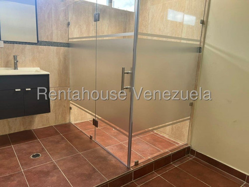 Dennymar, Alquila Bello Y Amplio Twonhouse, Al Este De La Ciudad, Brindándote La Oportunidad De Vivir Con Tu Familia En Ambientes Seguros Y Lleno De Comodidades Semi/amoblado B56986 Contáctame B