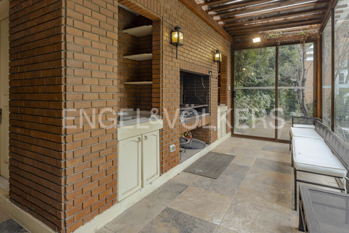Casa Con Amplio Jardín En El Huinganal