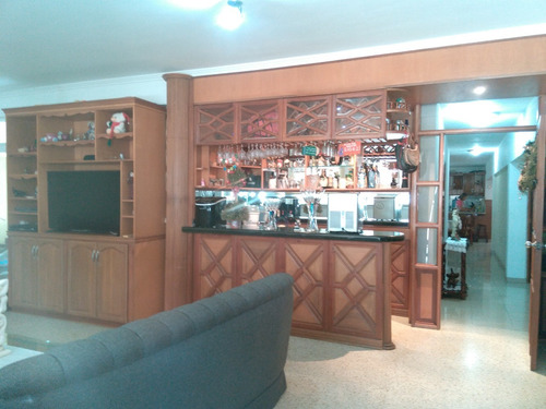 Imagen 7 de 14 de Hermosa Y Cómoda Quinta En Zona Norte Maracaibo Vende Ml