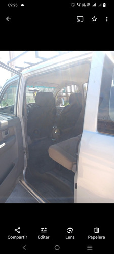 Suzuki APV Minvan