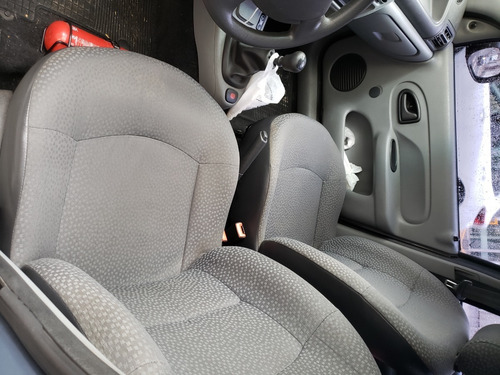 Renault Clio 2011 4 Portas 1.0