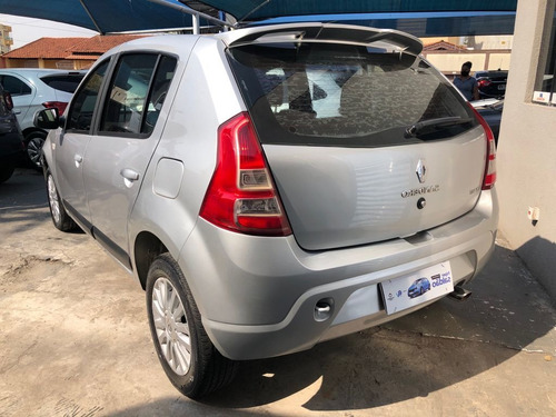 Imagem 7 de 11 de Renault Sandero 2012 1.0 16v Expression Hi-flex 5p