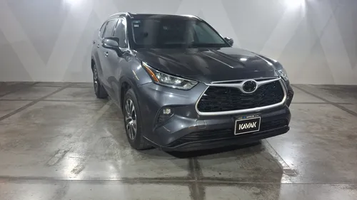 Toyota Highlander 3.5 XLE AUTO