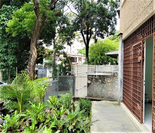 Imagen 9 de 11 de Las Acacias Se Alquila Local/oficina Para Consultorio , Laboratorio 38 M2