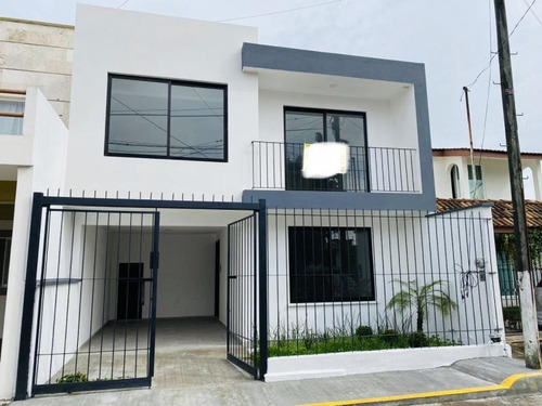 Imagen 1 de 12 de Casa Sola En Venta Villa Verde