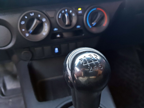 Imagen 11 de 15 de Toyota Hilux Dx Cabina Simple 4x2