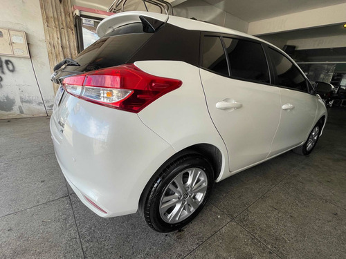Imagem 2 de 11 de Toyota