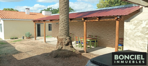 Excelente Casa 3 Dormitorios En Buena Ubicación Progreso.