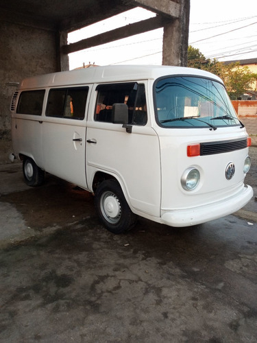 Imagem 1 de 12 de Volkswagen Kombi 2004 1.6 3p Gasolina