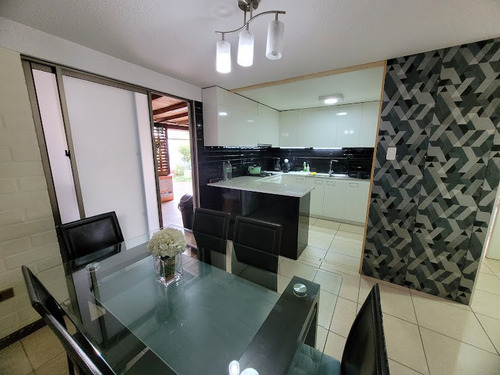Excelente Y Amplia Casa En Condominio Cerrado Y Seguro