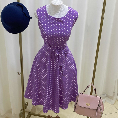 Imagem 5 de 9 de Vestido Gode Rodado Midi Sem Manga Lilás