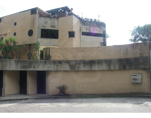 Se Vende Interesante Casa En Parte Alta De La Florida Con 4 Amplios Apartamentos