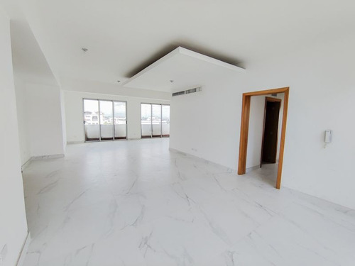 Apartamento Penthouse De 3 Niveles En Ensanche Naco En Venta