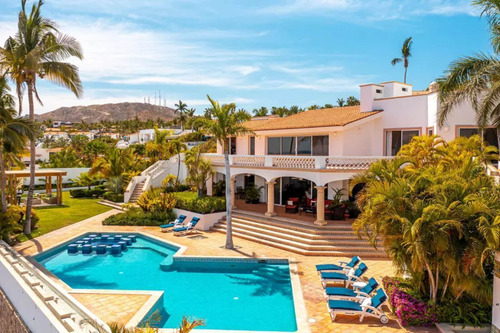 Casa De Lujo Con Jardín, Terraza, Pergola Y Alberca Privada,