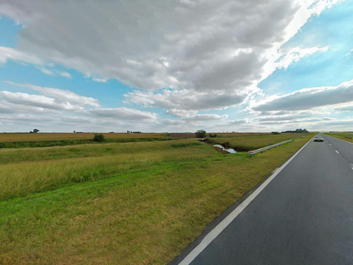 Fracción De Campo Sobre Autopista En San Jerónimo Con 28 Hectáreas