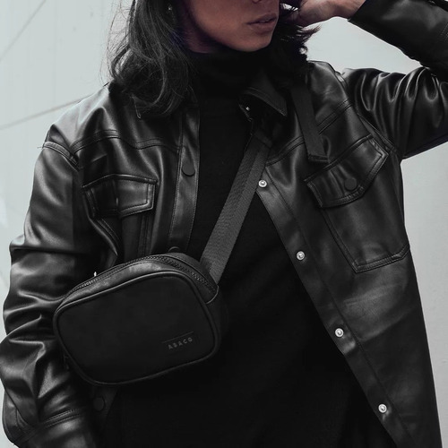 Imagen 7 de 10 de Riñonera Belt Bag Ábaco - Línea Trash - Cuero Sintético