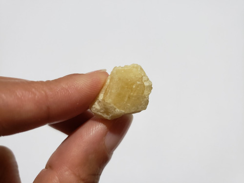 Heliodoro Berilo Amarelo Bruto Natural 3 Gramas- Universo 22