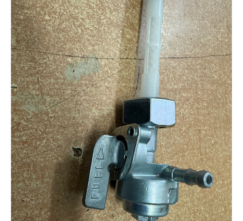 Llave De Gasolina Dinamo R1 Entre Otras