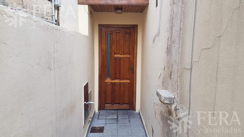 Imagen 2 de 25 de Venta De Departamento Tipo Casa De 5 Ambientes Con Patio En Wilde (26413)