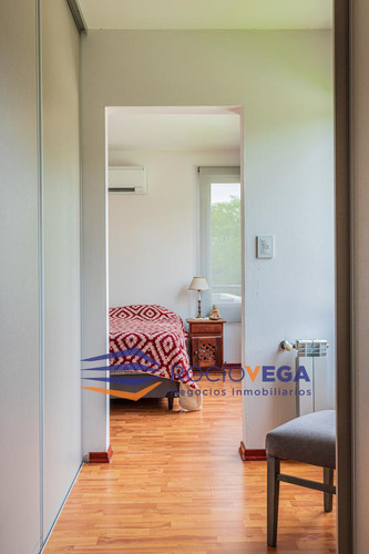 Casa A La Venta En Casco De Álvarez Moreno
