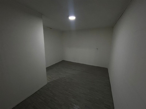 Casa En Venta De 4 Dorm. En Pudahuel