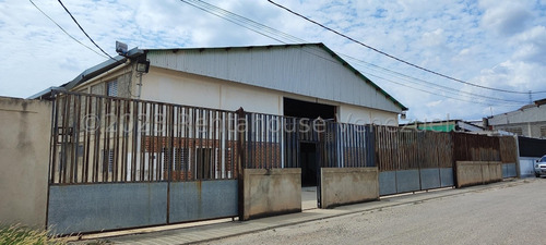 Galpónes Comercial En Venta En Zona Industrial 2 Barquisimeto Lara -- %%m-c-t%% Cod. 23 Guion 2 1 9 7 9