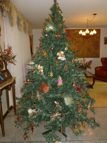 Árbol De Navidad Con Adornos 