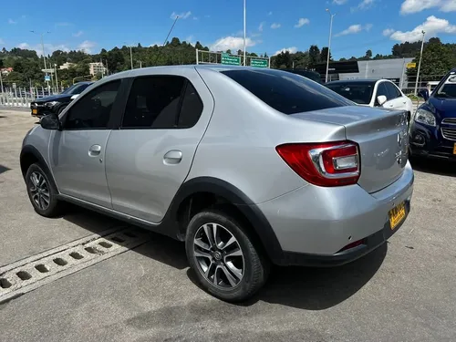 Renault Logan 1.6 Privilege / Intens
