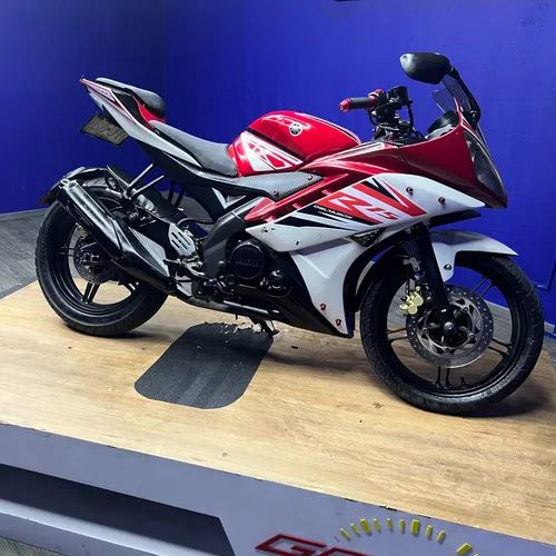 Yamaha R15 2016